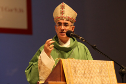 Conferenza Nazionale Animatori 2012 - S.E.R. mons. Antonio Staglianò - Clicca per ingrandire... Conferenza Nazionale Animatori 2012 - S.E.R. mons. Antonio Staglianò - Clicca per ingrandire...