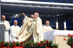 37a Convocazione Rinnovamento con Papa Francesco - S.E.R. card. Stanislaw Rylko - Clicca per ingrandire... 37a Convocazione Rinnovamento con Papa Francesco - S.E.R. card. Stanislaw Rylko - Clicca per ingrandire...